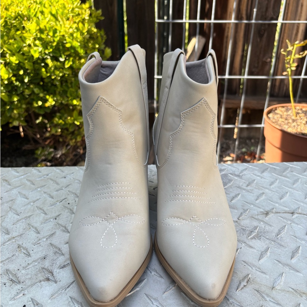 Elegant Cream Western Ankle Boots
